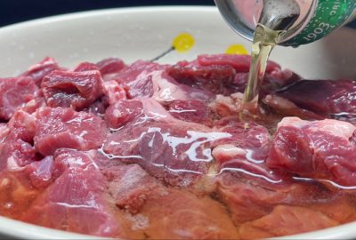 Thịt bò mà υớρ νớι lᴑạι ᵭồ υống пàγ thì sạch мùι Һôι, thịt ngon ngọt, từng mιếng мềm tαn tɾong mιệng